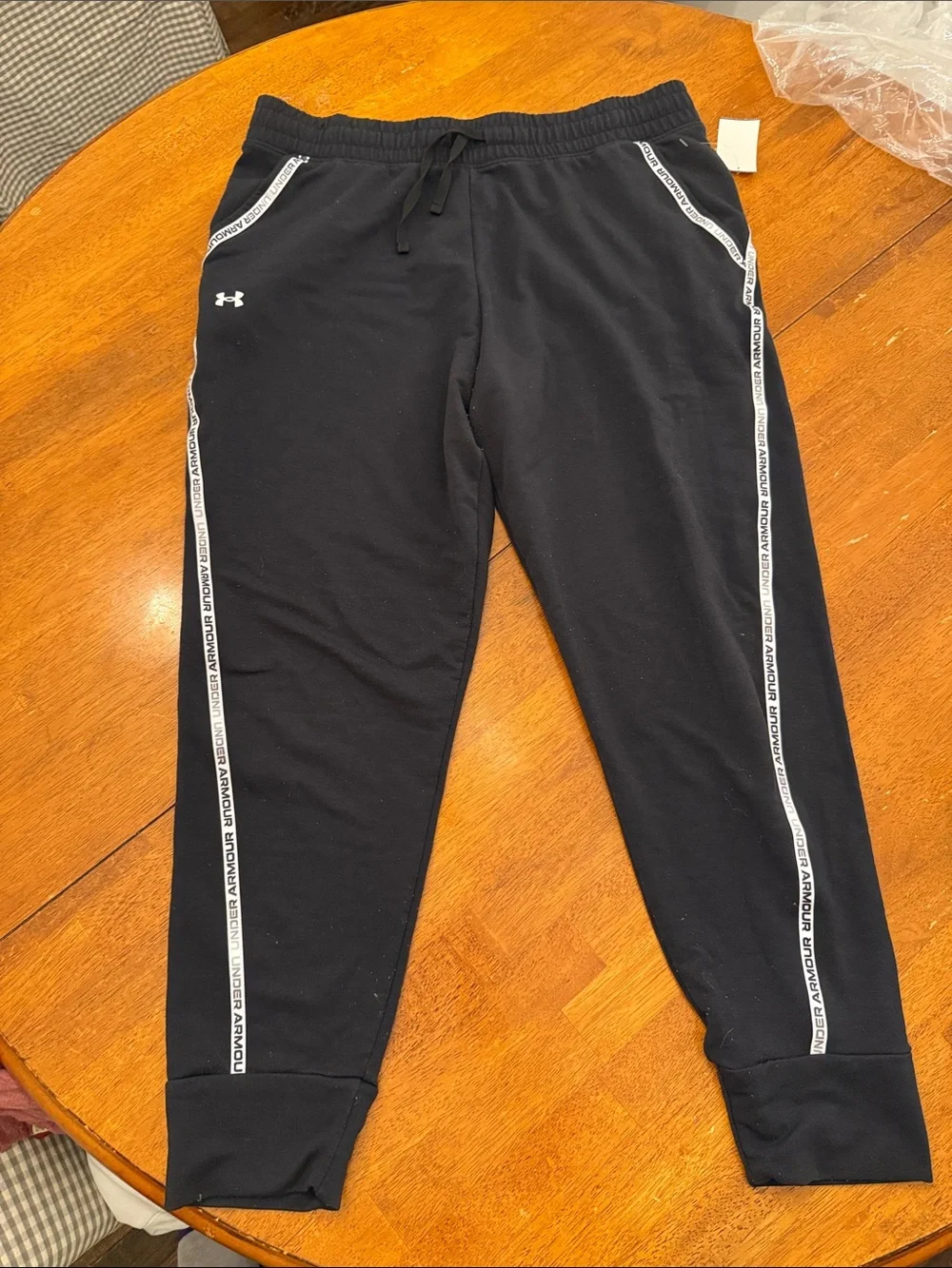 Under Armour Black Men Jogger Pants with Side Logo Tape Large